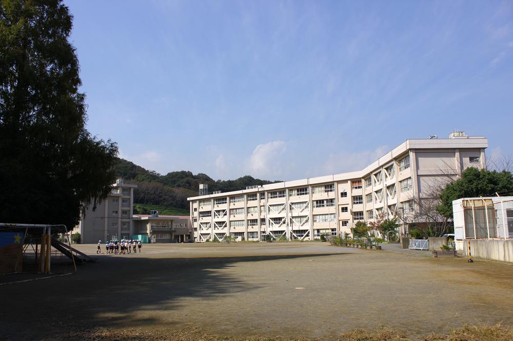 Primary school. Takatori until elementary school 280m