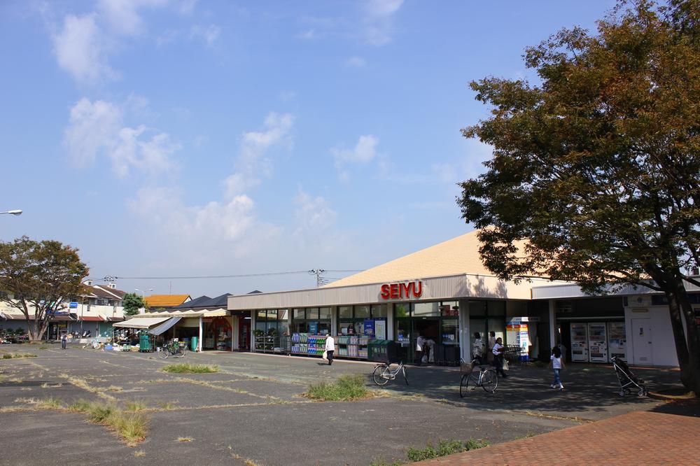 Shopping centre. 180m to Seiyu