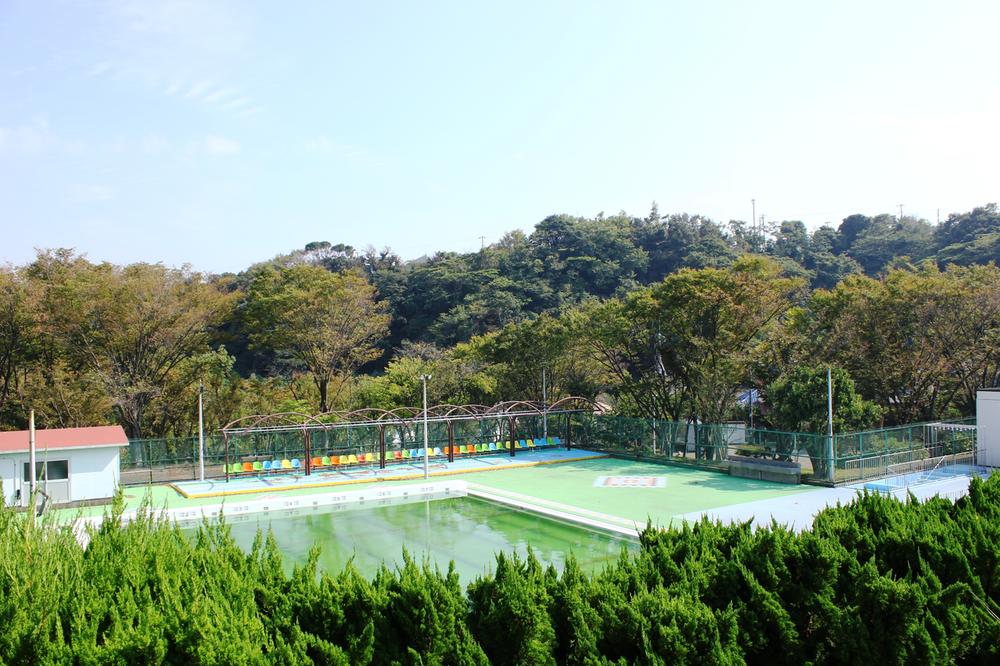 park. Shonantakatori 5-chome second park 410m to pool