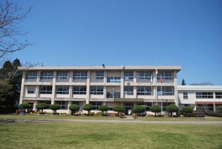 Primary school. 710m to Yokosuka Municipal Taura Elementary School