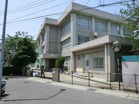 Primary school. 850m to Yokosuka Tatsukita Shimoura elementary school (elementary school)