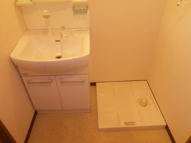 Washroom. Independence is a wash basin (* ^^) v