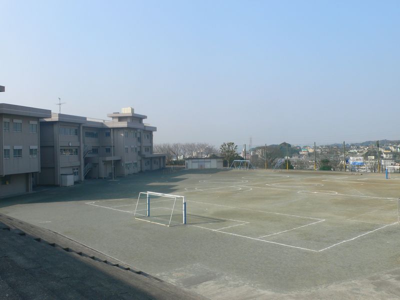 Primary school. 124m to Yokosuka Municipal Fujimi Elementary School (elementary school)