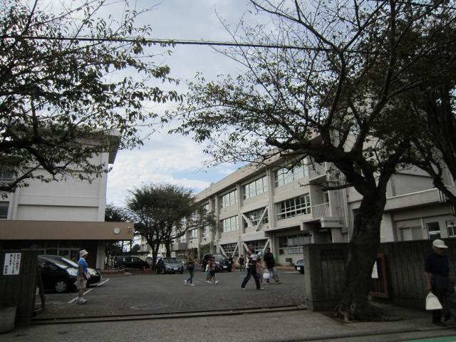 Primary school. 996m to Yokosuka Municipal Nagai Elementary School