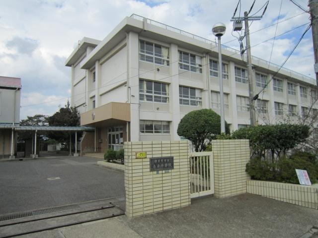 Junior high school. 1174m to Yokosuka Municipal Nagai Junior High School