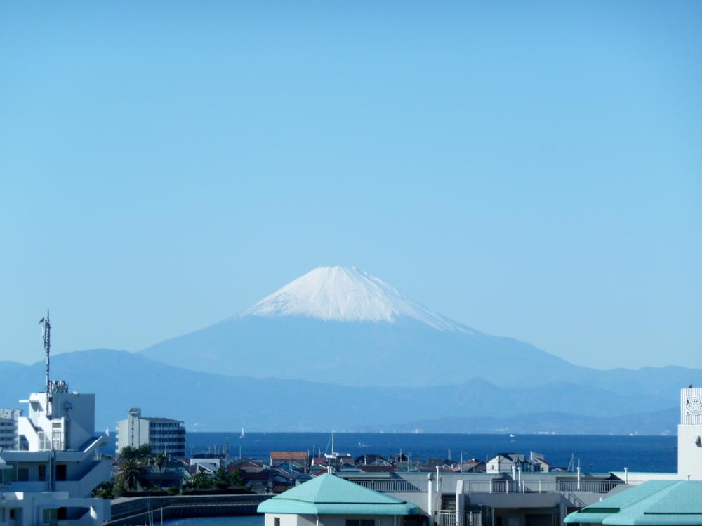 View photos from the dwelling unit. View from the site (December 2012) shooting We hope Mount Fuji and the sea (Sagami Bay) of Shonan.