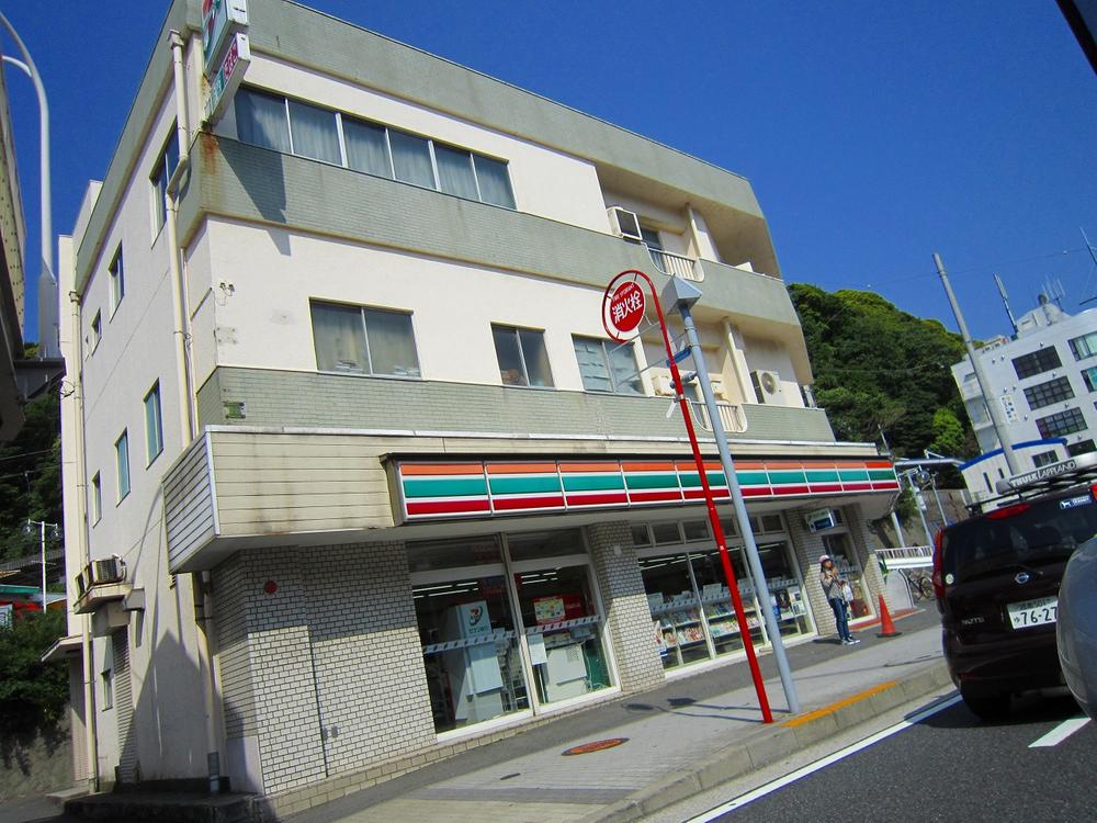 Convenience store. Eleven Uraga until Ekimae 86m