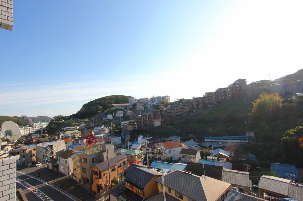 View photos from the dwelling unit. View from the site (November 2013) Shooting