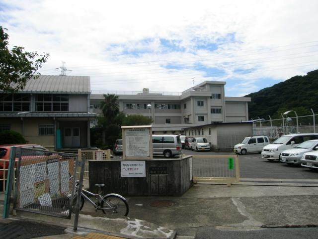 Primary school. 877m to Yokosuka Municipal Awata Elementary School