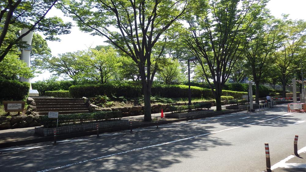 park. 1530m to Iriyamazu park