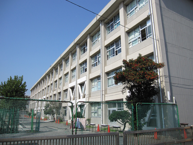 Junior high school. 1599m to Yokosuka Municipal Otsu junior high school (junior high school)