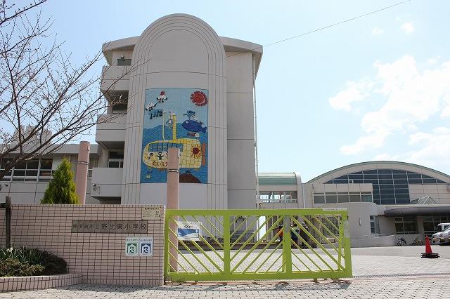 Primary school. 320m to Yokosuka Tateno Hihigashi Elementary School