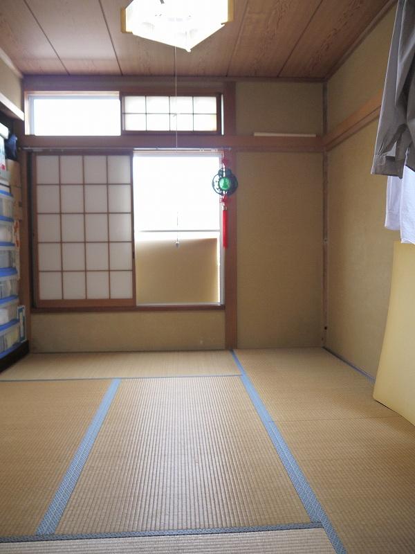 Non-living room. Second floor Japanese-style room. It is beautiful to your