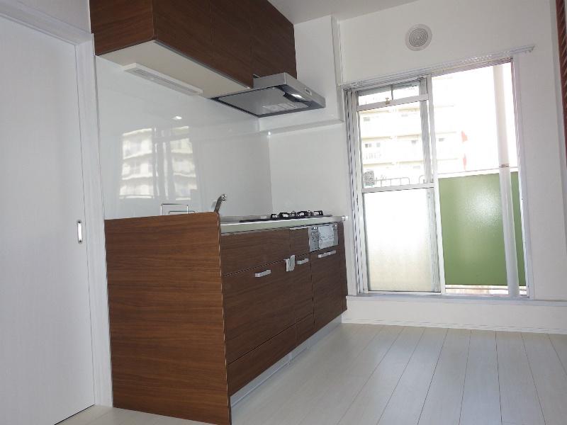 Kitchen. There is a window to the kitchen side, Ventilation is also good