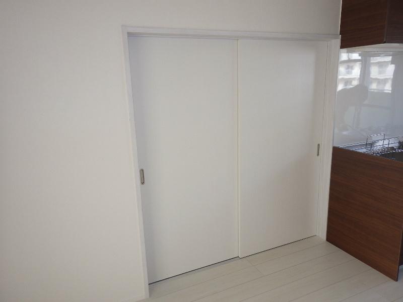 Non-living room. Good sliding door specification of usability