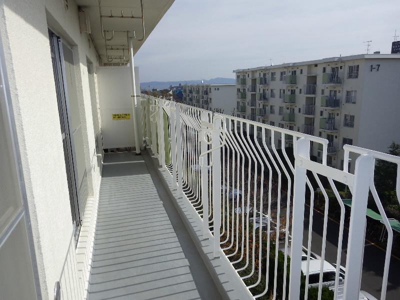 Non-living room. Balcony also widely day also good