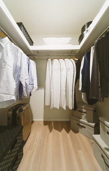 In the D-75N type model room plan, Set up a walk-in closet in two places, Abundance of storage is attractive. Installed about 1.6 tatami mats of a walk-in closet in the Western-style 1. If there is so much of the housing, At any time clean and the room is likely to Katazuki.