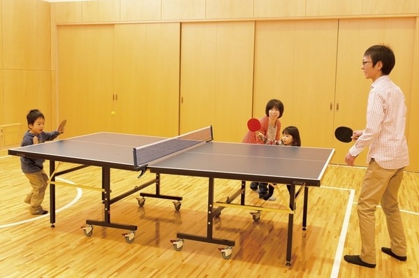 There full of places to play in the "on-site, The children seem happy. Is a large difference is not and that in the sports arena enjoys table tennis and basketball, "there is also a" mini-shop. Heavy snow was the day also was a great help to falling "(Sports Arena)
