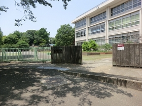 Primary school. 50m to Yokosuka City Kosaka elementary school (elementary school)