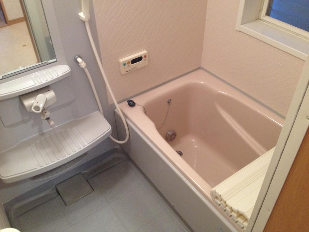 Bathroom. Indoor (11 May 2013) Shooting