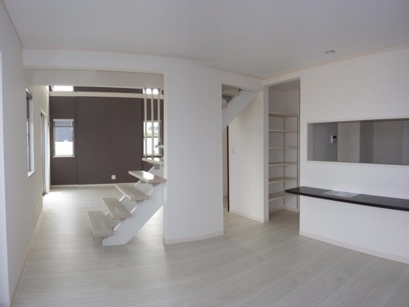 Living. Dining is the part