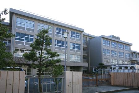 Junior high school. 951m to Yokosuka Municipal Otsu junior high school