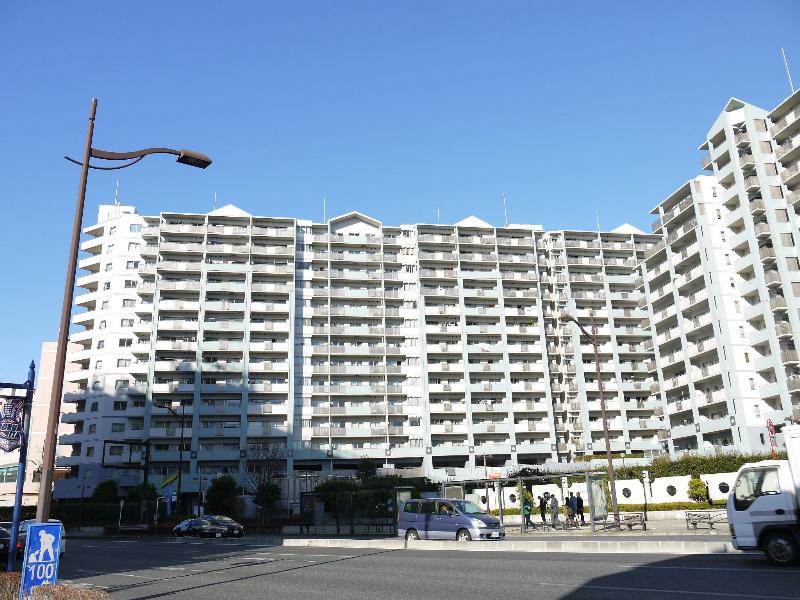 Local appearance photo. It is a bright apartment with southeast.