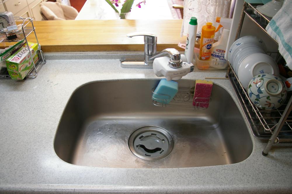 Kitchen. Sink is also a beautiful state. Space of every dish can be secured to the right next to.
