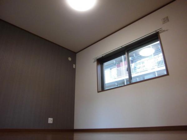 Non-living room. 1F north Western-style We saw Put the accent Cross. Cross Hakawa, LED lighting new, Fire alarm is Installed.