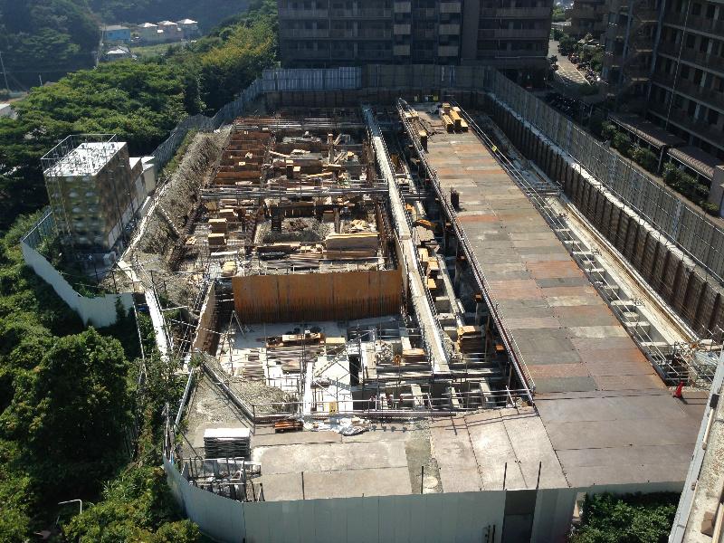 Parking lot. Parking is in changing the construction of the self-propelled