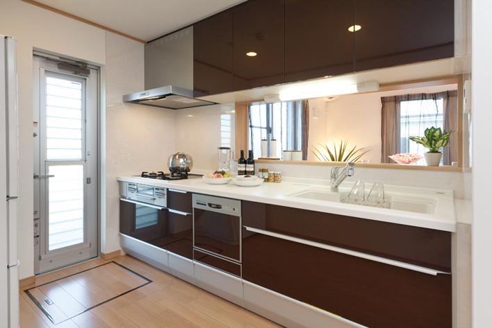 Same specifications photo (kitchen). Easy-to-use system Kitchen. Such as the care of the easy glass top stove and water purifier integrated shower faucet, Facilities are equipped to fun and comfortable housework.  ※ Model house kitchen (March 2013) Shooting