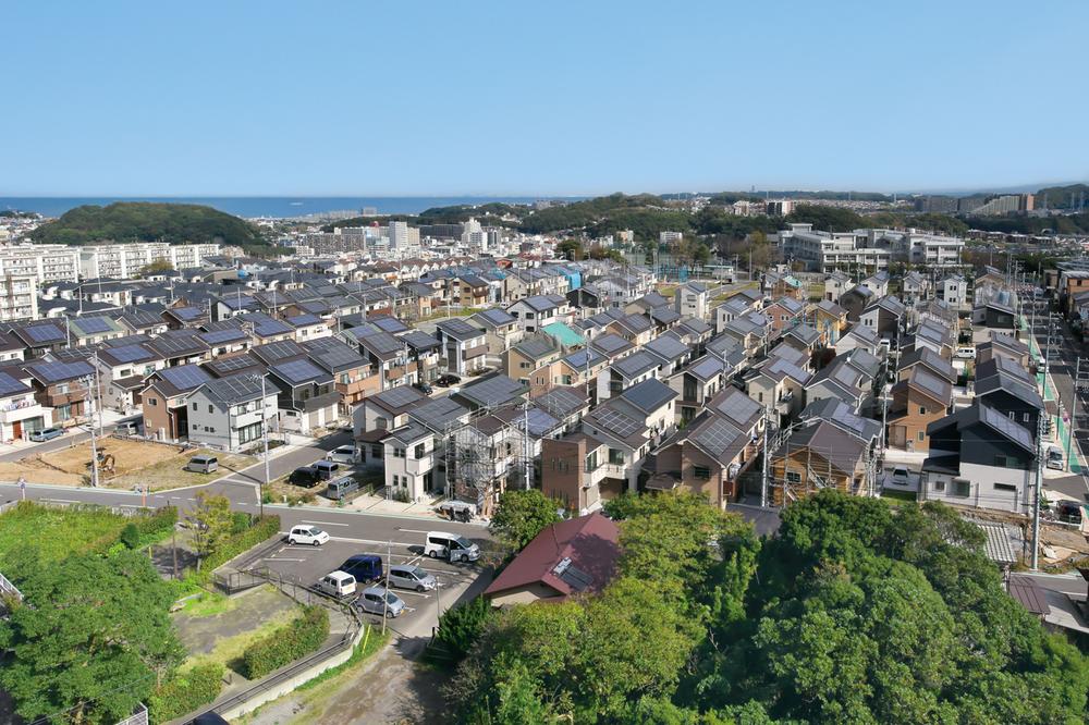 Local appearance photo. Equipped with solar power to all mansion! further, Double power generation plan that has the gas power generation in solar panels! It is a large-scale eco-town to provide a comfortable eco-friendly living.