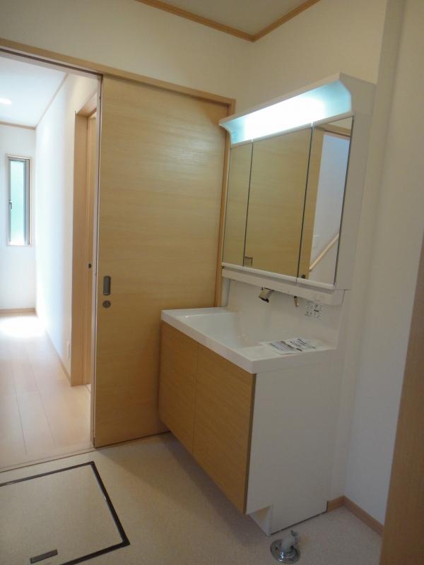 Bathroom. Wide wash basin. Easy-to-use.