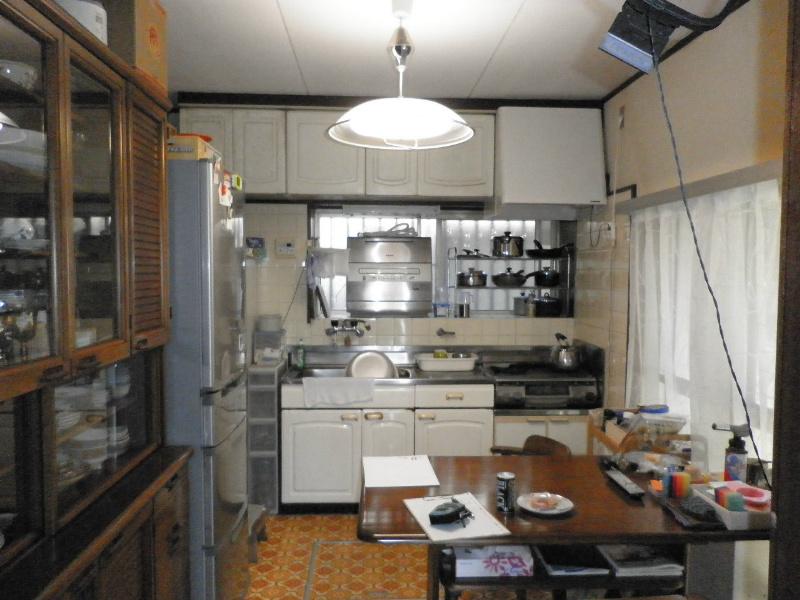 Kitchen. Dining kitchen of 6 tatami mats size