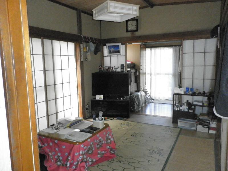 Non-living room. Two some easy-to-use floor plan of Tsuzukiai
