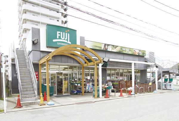 Supermarket. Fuji 860m until Kitakurihama shop