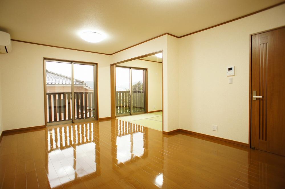 Living. Indoor (12 May 2013) Shooting, Is LDK16.25 Pledge of face-to-face kitchen.