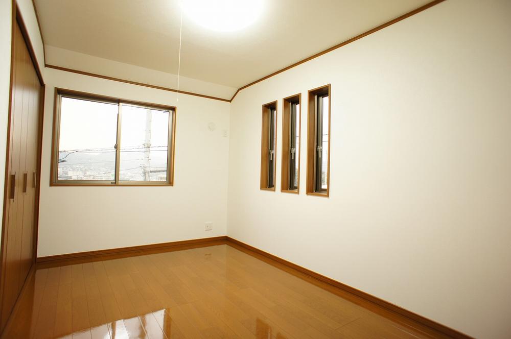 Non-living room. Indoor (12 May 2013) Shooting, Window is characterized by two Kaiyoshitsu 6.4 Pledge. 