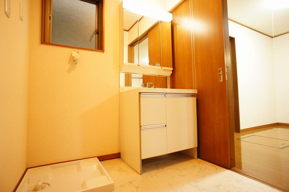 Wash basin, toilet. Indoor (12 May 2013) Shooting, Storage is abundant vanity. 