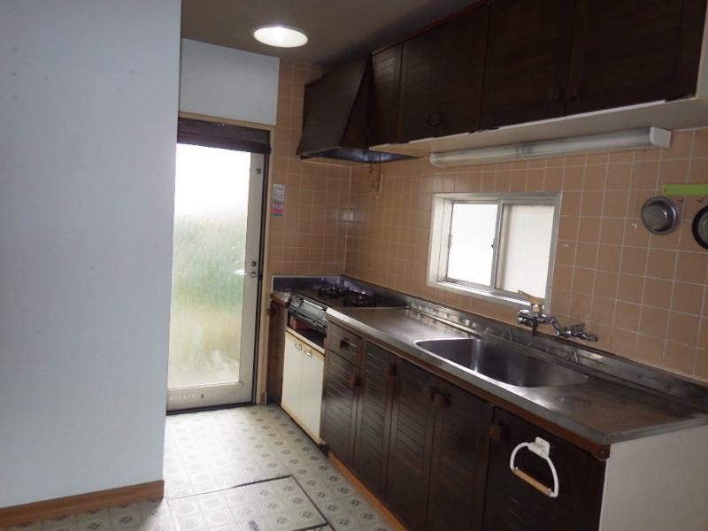 Kitchen. It is an independent kitchen.