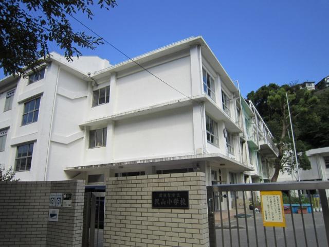 Primary school. 487m up to elementary school Yokosuka Tatsusawa Mt.