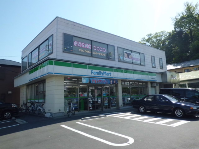 Convenience store. FamilyMart Yokosuka Oppama store up (convenience store) 526m