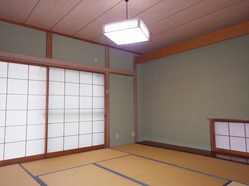 Non-living room. The first floor 8 Pledge Japanese-style room. 