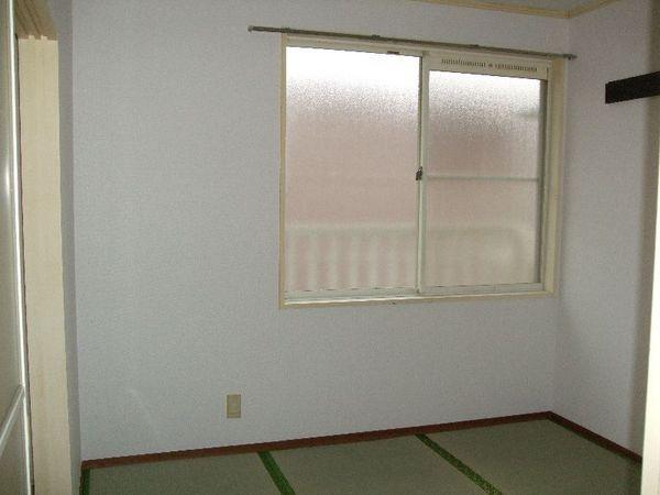Other room space. Tatami bedroom