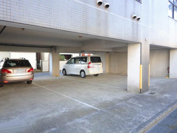 Parking lot