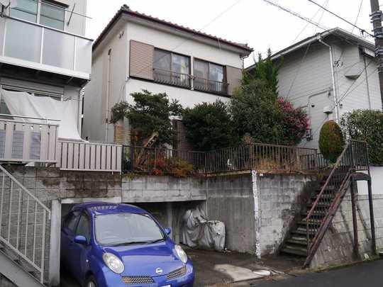 Local appearance photo. It is also a good many living environment commercial facilities around in the quiet residential area. 