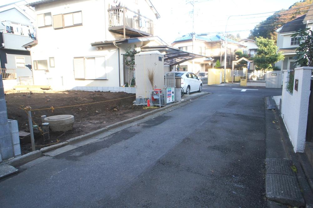 Local photos, including front road. Local (11 May 2013) Shooting