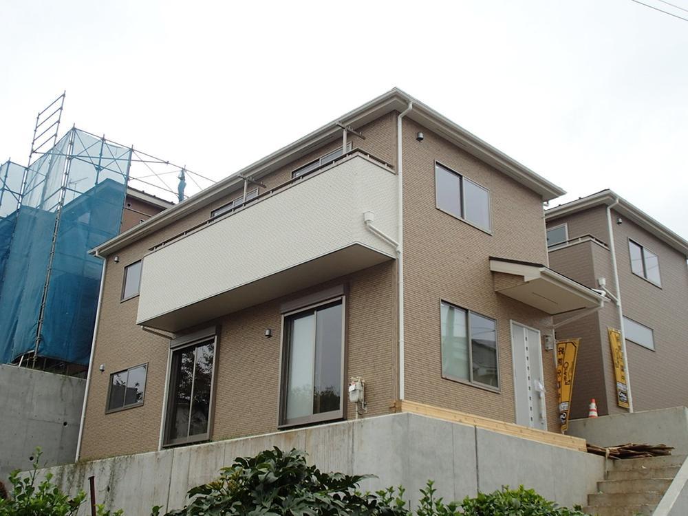 Local appearance photo. Local (11 May 2013) Shooting