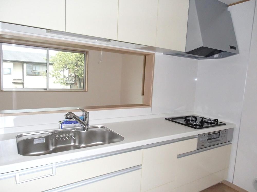 Kitchen. living ・ Dining is counter kitchen that can be passed seen. (3 Building)