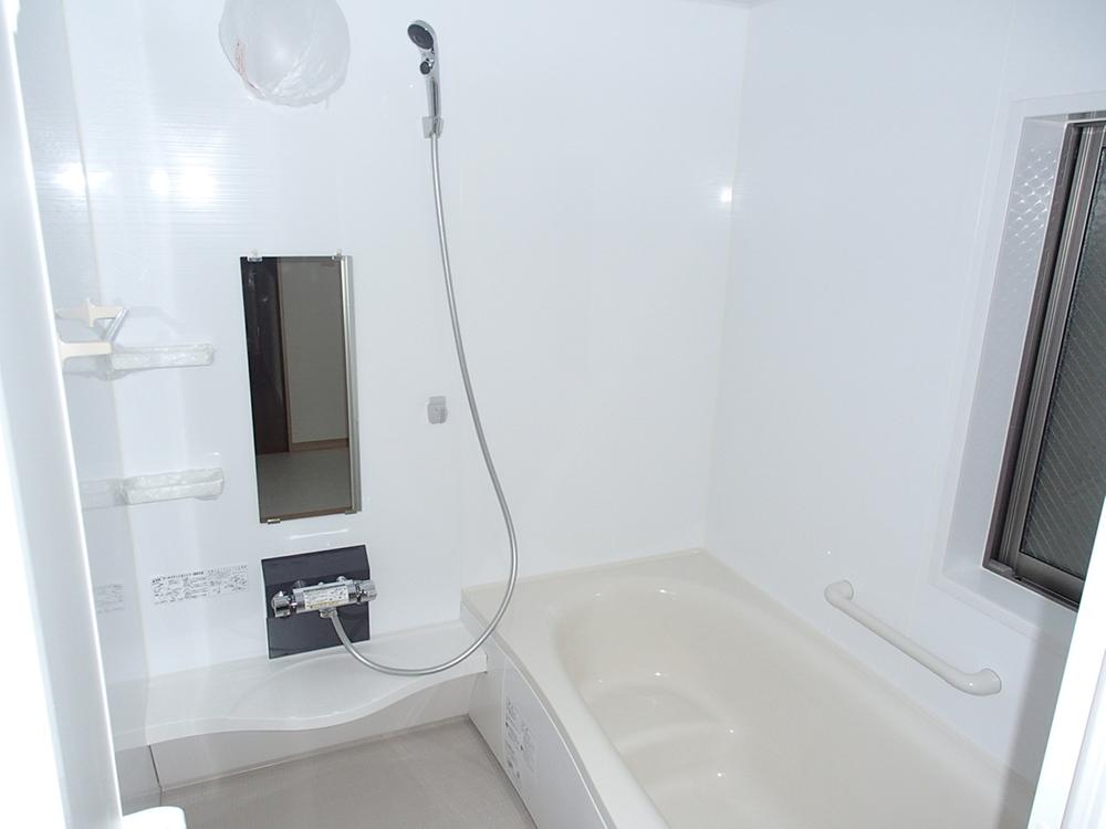 Bathroom. Is a bathroom of one tsubo type relax relaxedly. (3 Building)